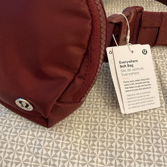 Rare Color> Lululemon Everywhere Belt Bag Dark Red [New] - Picture 4 of 9